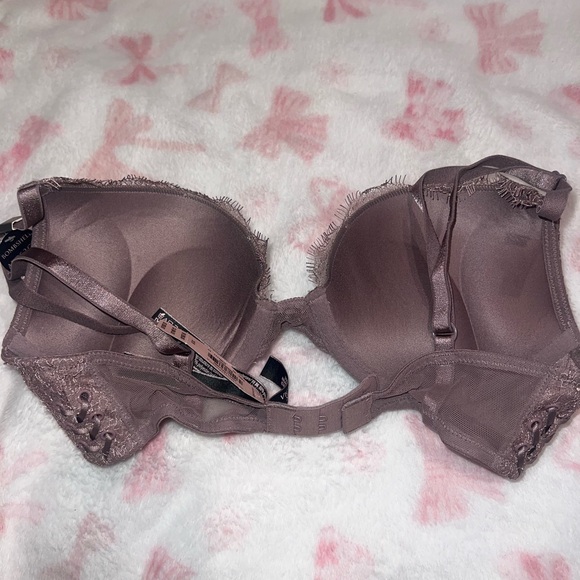 NWT Victoria's Secret Lace Bra in Mauve Purple - Picture 3 of 5